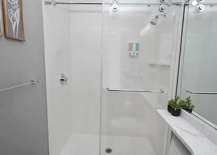 Spacious 4br West Loop Retreat With Optional Parking * Chicago