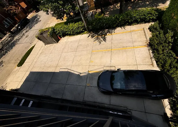 Spacious 4br West Loop Retreat With Optional Parking Apartment Chicago